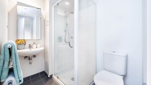 Bathroom - Federal Apartments (Auckland)