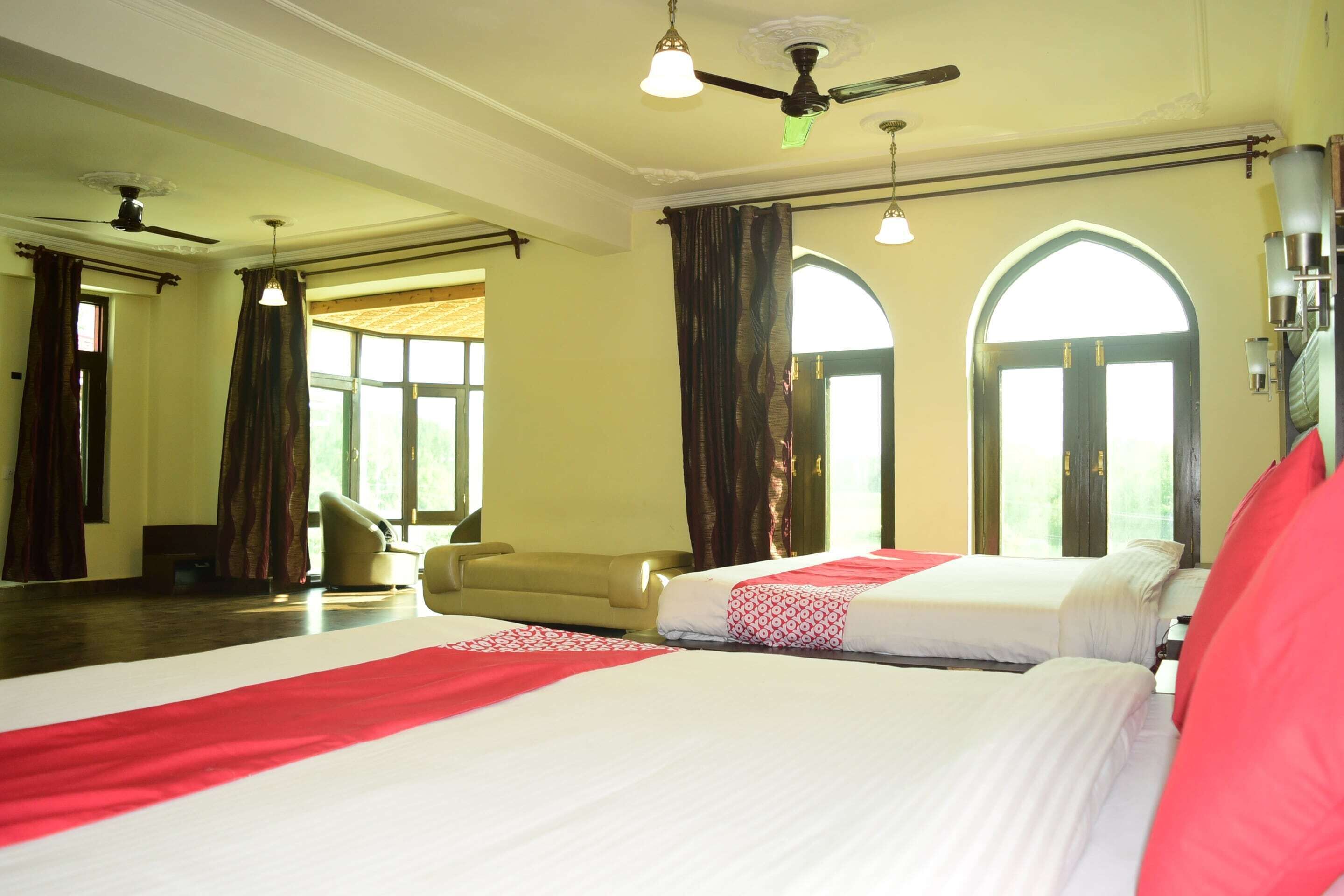 Laptop workspace, free WiFi, bed sheets