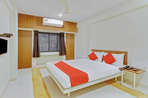 OYO Flagship 44951 Chaitanya