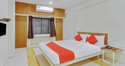 OYO Flagship 44951 Chaitanya