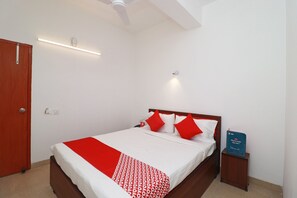 Room - OYO Flagship 35654 Hotel Kanchan Sishu Vihar (Bhubaneshwar)