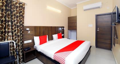 OYO Flagship 42629 Golden Sunrise Inn