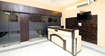 OYO Flagship 42629 Golden Sunrise Inn