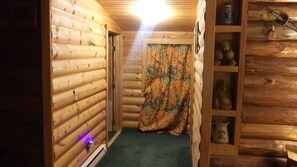 Interior - Northwest Territory Coach House (Athens)