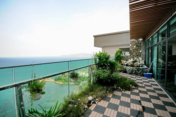 360* Ocean View Sky Villa | Balcony view - Holi Sky Homes By The Beach (Nha Trang)