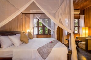 1 Schlafzimmer, Zimmersafe, Schreibtisch, Bügeleisen/Bügelbrett