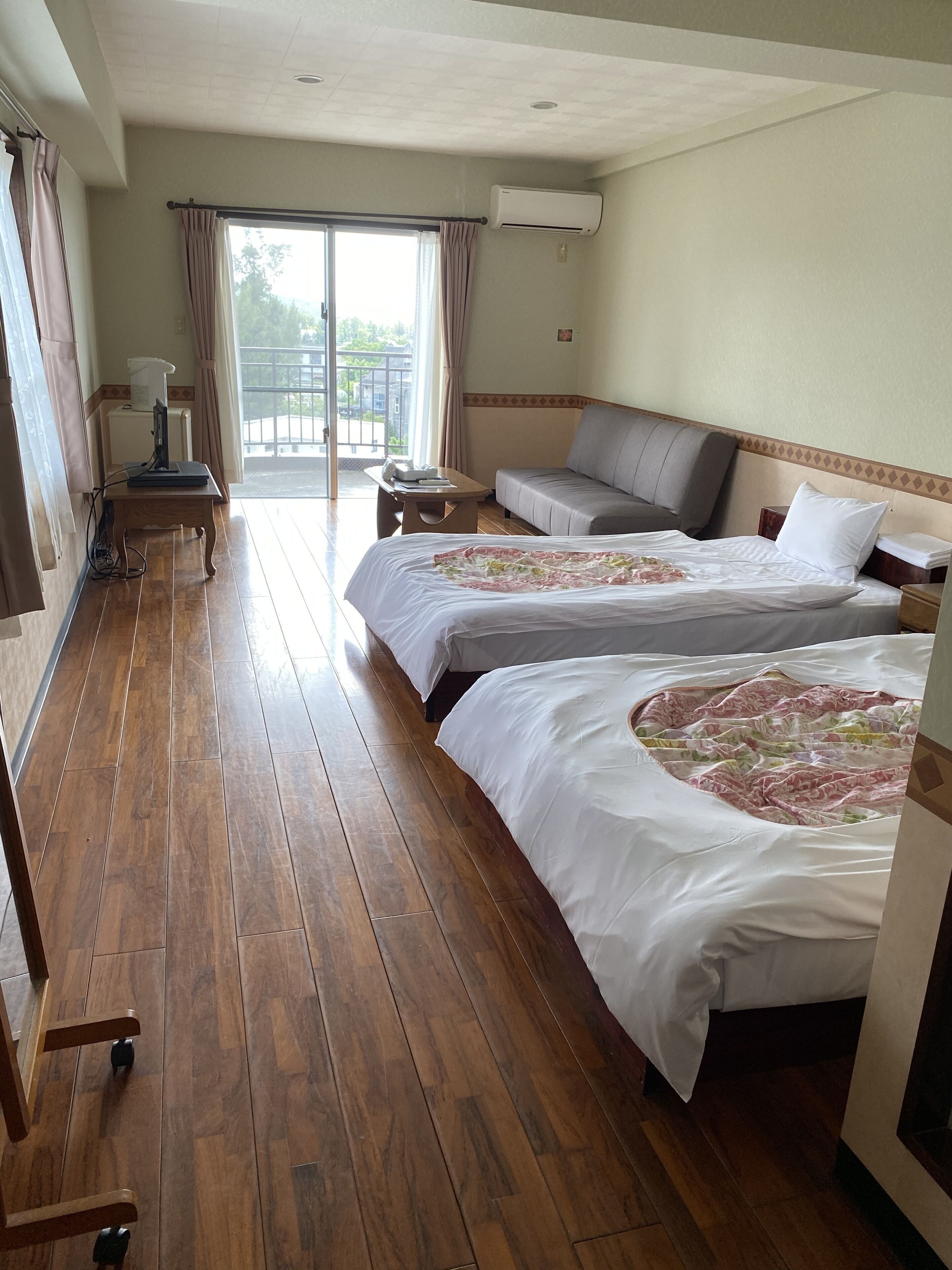 Desk, free WiFi, bed sheets