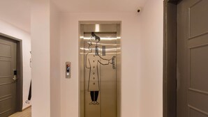 Unclassified image, 2 of 28, button - OYO Townhouse 201 Heera Holiday Inn (Kolkata)