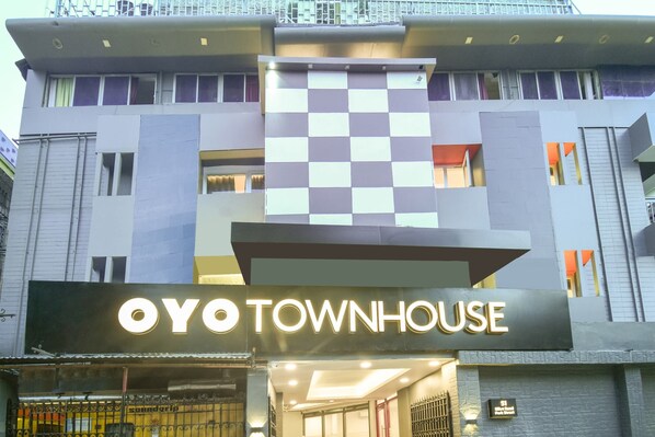 Exterior - OYO Townhouse 201 Heera Holiday Inn (Kolkata)
