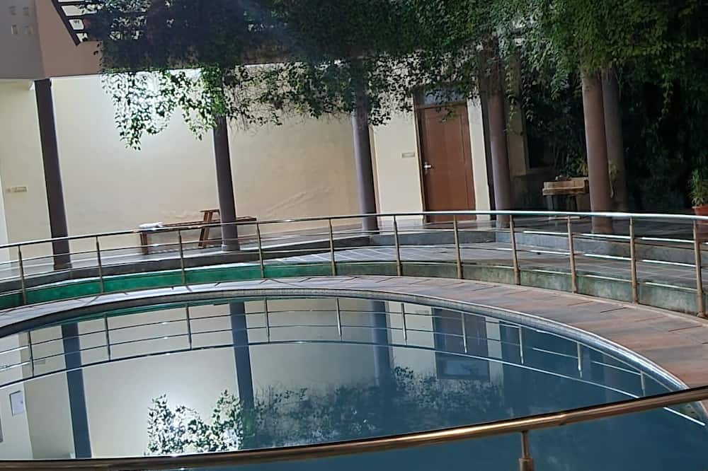 Hotel Sanctuary Resort