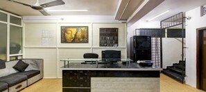 32-inch LED TV with cable channels, TV