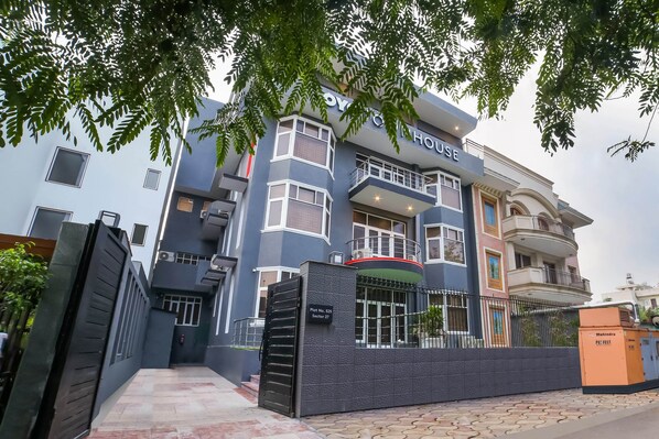 Exterior - OYO Townhouse 129 Sector 30 (Gurugram)
