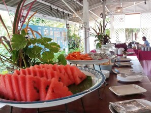 Daily continental breakfast for a fee