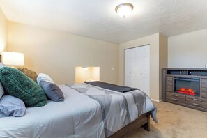 1 slaapkamer, een strijkplank/strijkijzer, gratis wifi, beddengoed