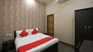 Room - OYO Flagship 35972 Kashish Hotel Sohna Rd Sector 23 (Faridabad)