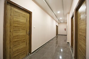 Interior - OYO Flagship 35972 Kashish Hotel Sohna Rd Sector 23 (Faridabad)