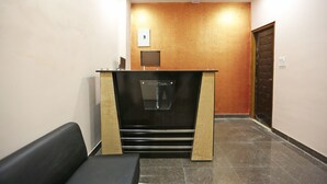 Lobby - OYO Flagship 35972 Kashish Hotel Sohna Rd Sector 23 (Faridabad)