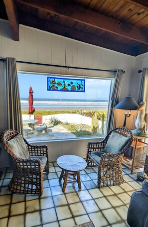 Smart TV, fireplace, books - On the Beach Family Beauty...17A (Punta Banda, Ensenada)
