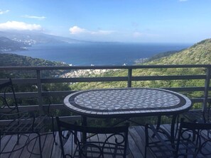 Maison Exécutive (Private Vacation Home) | Vue depuis le balcon