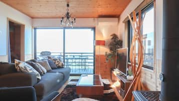 Private Vacation Home | 2 bedrooms, iron/ironing board, free WiFi, bed sheets