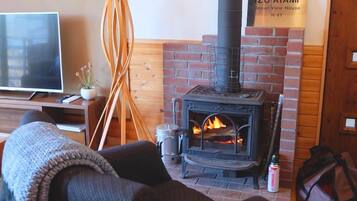 Private Vacation Home | 2 bedrooms, iron/ironing board, free WiFi, bed sheets