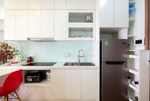 Fridge, microwave - ADODDA Vinhomes Greenbay (Hà Nội)