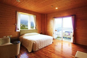 Chambre Double, vue montagne