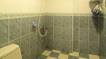 Quadruple Room | Bathroom
