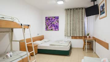 Standard Room | Desk, blackout drapes, soundproofing, free cribs/infant beds