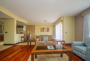 42-Zoll-Flachbildfernseher mit Kabelempfang, Fernseher, DVD-Player