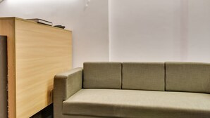 Living room - OYO Flagship 40765 Ashoka Residency Govindpuri (New Delhi)