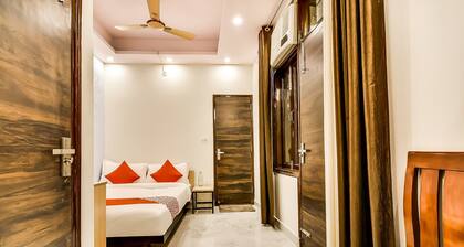 OYO Flagship 40765 Ashoka Residency Govindpuri