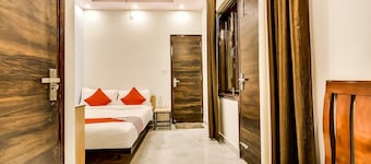 OYO Flagship 40765 Ashoka Residency Govindpuri