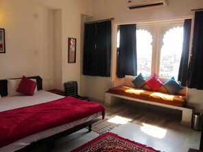 Deluxe Room - Girnar Villa (Udaipur)