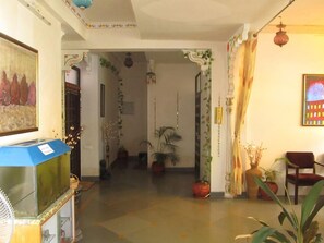 Lobby - Girnar Villa (Udaipur)
