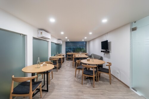 OYO Townhouse 137 Mukundapur