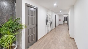 Interior - OYO Townhouse 137 Mukundapur (Kolkata)
