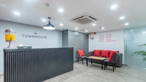 Lobby - OYO Townhouse 137 Mukundapur (Kolkata)