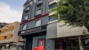 Unclassified image, 2 of 26, button - OYO Townhouse 218 Shine Gandhibagh (Nagpur)