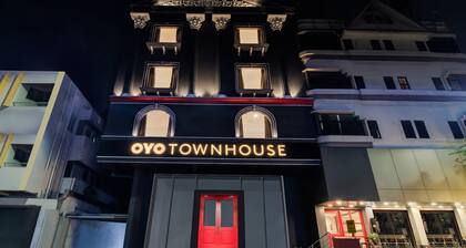 OYO Townhouse 218 Shine Gandhibagh
