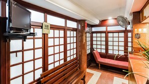 Room - OYO Flagship 48912 Chandrika Residency MG Road (Kanayannur)