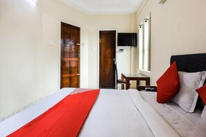 Room - OYO Flagship 48912 Chandrika Residency MG Road (Kanayannur)