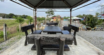 OYO 90168 Serambi Pelangi Chalet