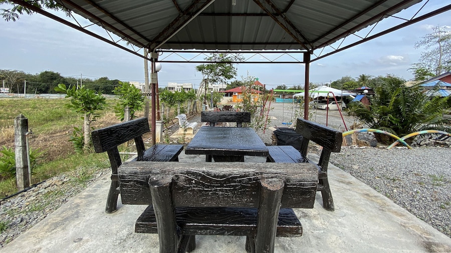 OYO 90168 Serambi Pelangi Chalet