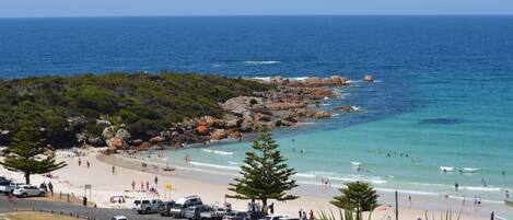Liegestühle, Strandtücher