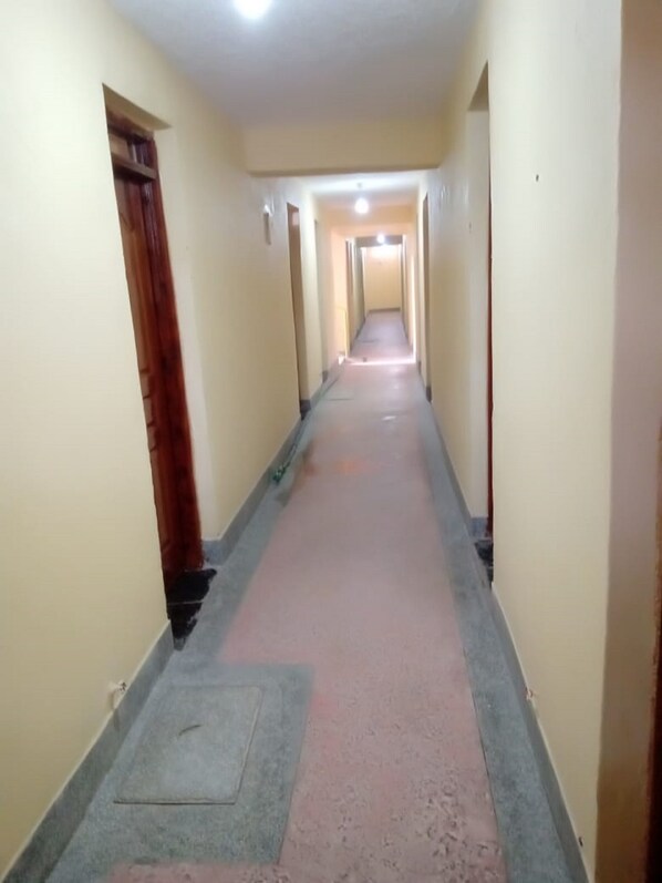 Hallway - Cool Palace (Matuu)