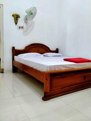 Double Room | WiFi - Prayogolama Guest House (Yogyakarta)