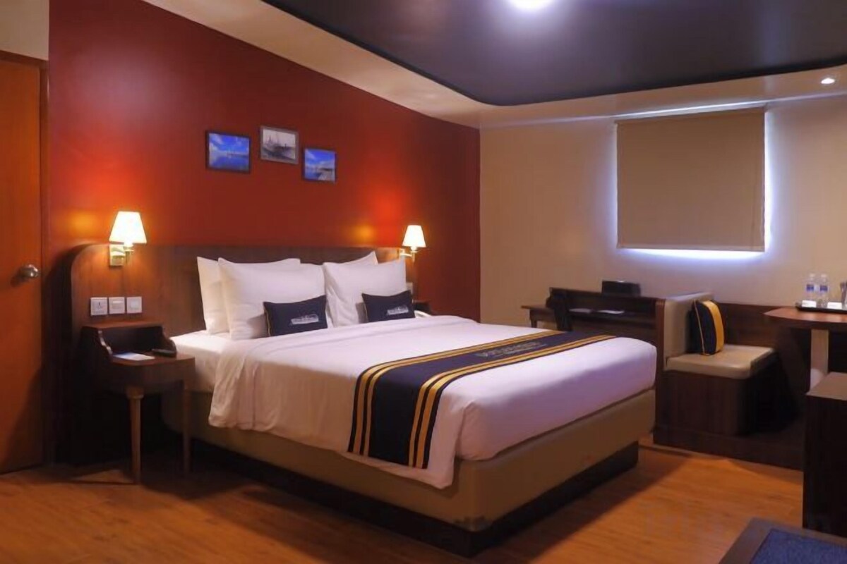 Minibar, in-room safe, desk, iron/ironing board (on request)