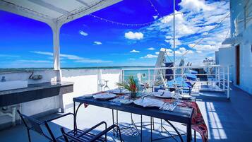 Honeymoon Cabin | Terrace/patio