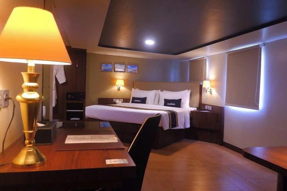 Minibar, in-room safe, desk, iron/ironing board (on request)